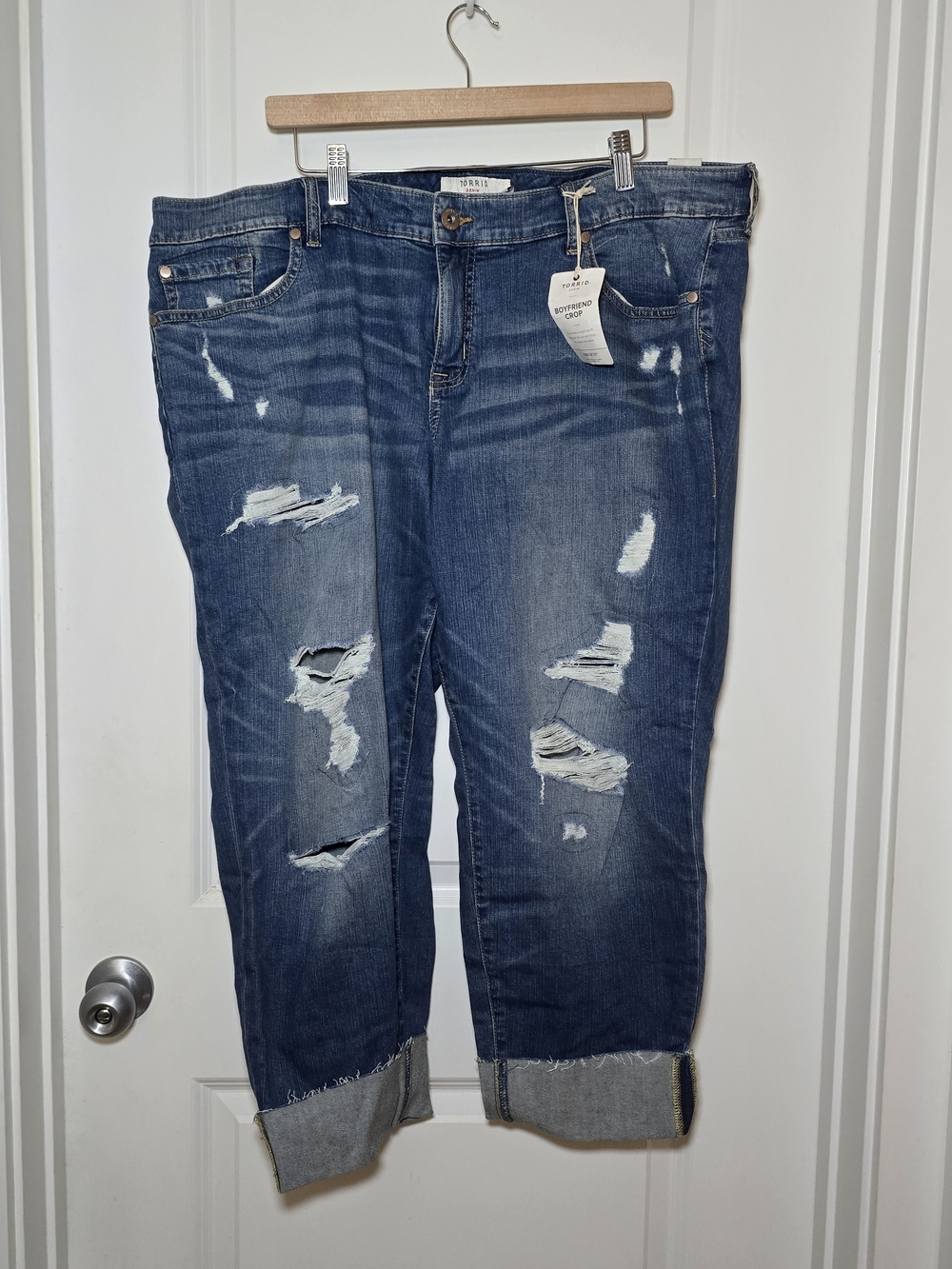 Torrid Boyfriend Crop Jeans NWT Size 22